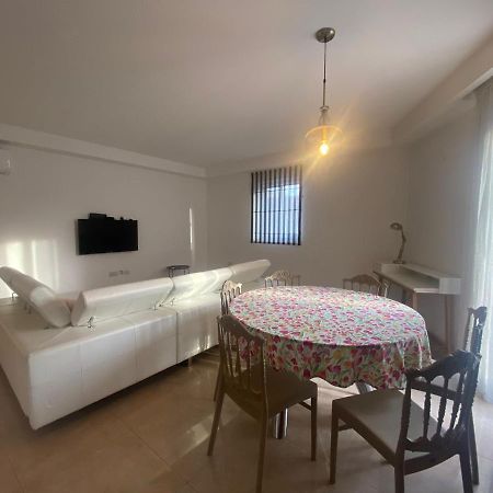 Cozy 2 Bedroom Apartment Near Seafront Gzira Exterior photo
