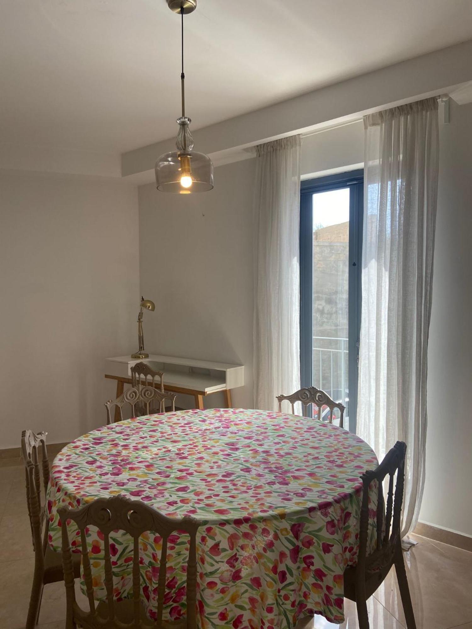 Cozy 2 Bedroom Apartment Near Seafront Gzira Exterior photo