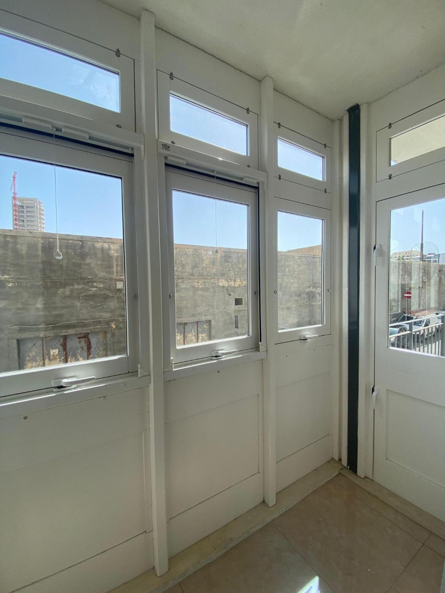 Cozy 2 Bedroom Apartment Near Seafront Gzira Exterior photo