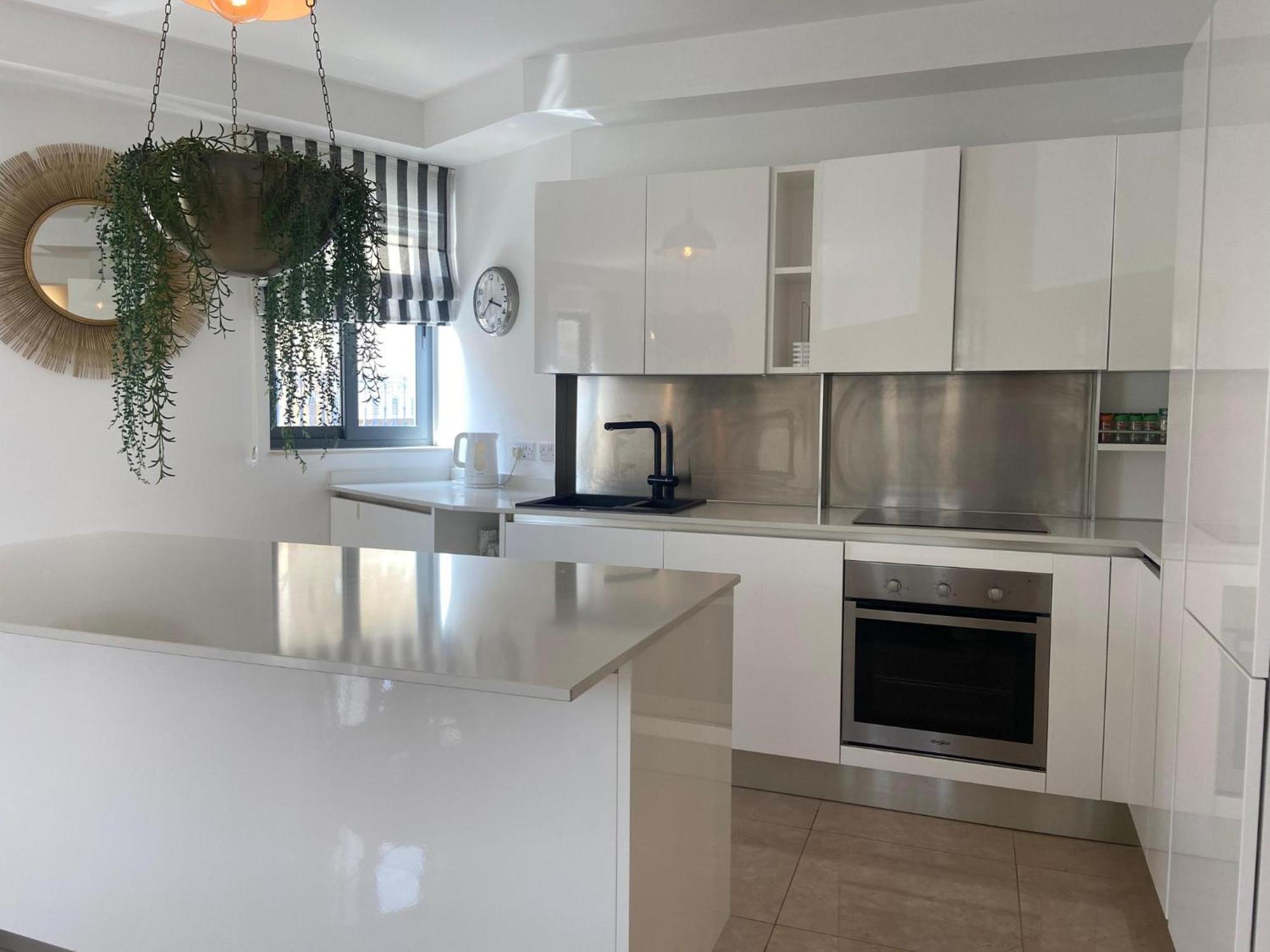 Cozy 2 Bedroom Apartment Near Seafront Gzira Exterior photo